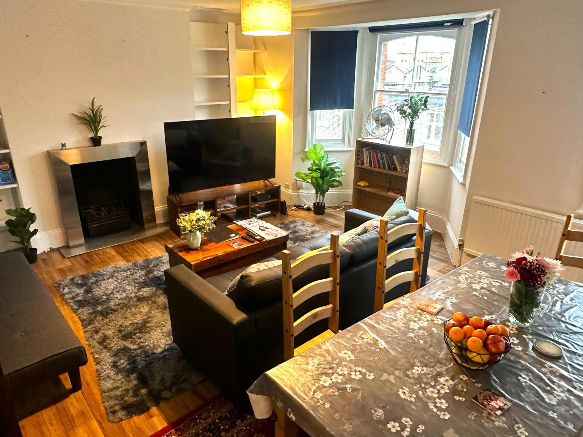 Delightful By Kensington & Chelsea Desirable Locations W8 Sw Appartamento
